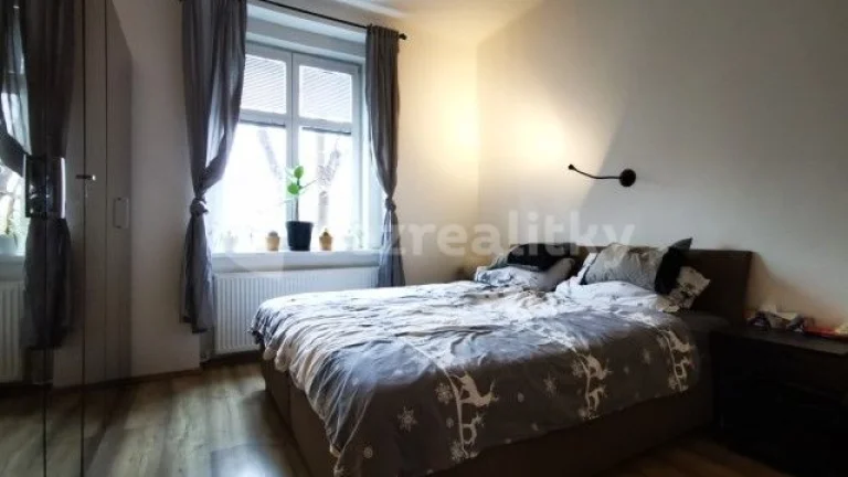 Pěkný,nevybavený,klidný-Zákostelní 664/11, Praha - Vysočany