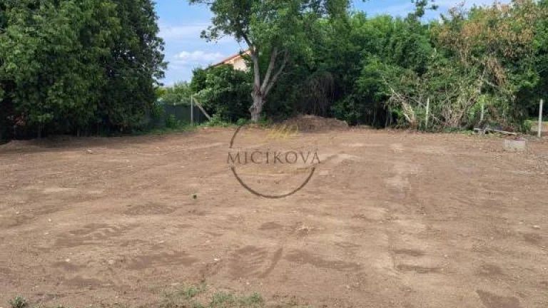 Predáme stavebné pozemky, rôzne výmery, Vráble - časť Horný