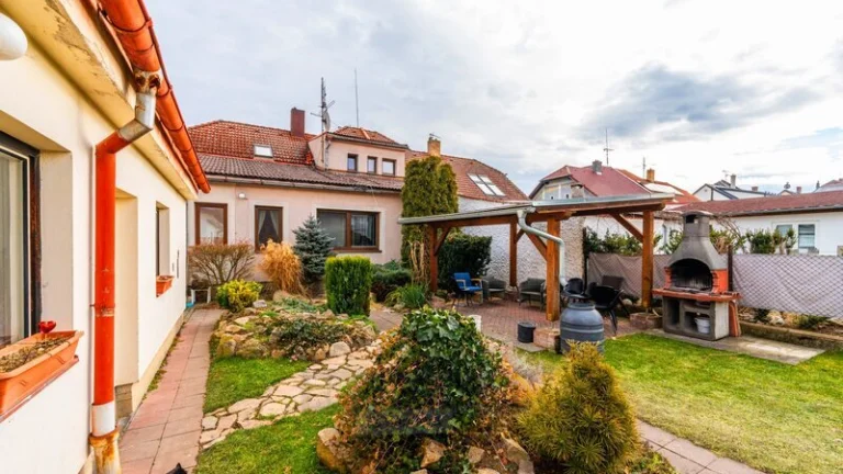 Rodinný dům (199 m²) se zahradou (692m²), Protivín