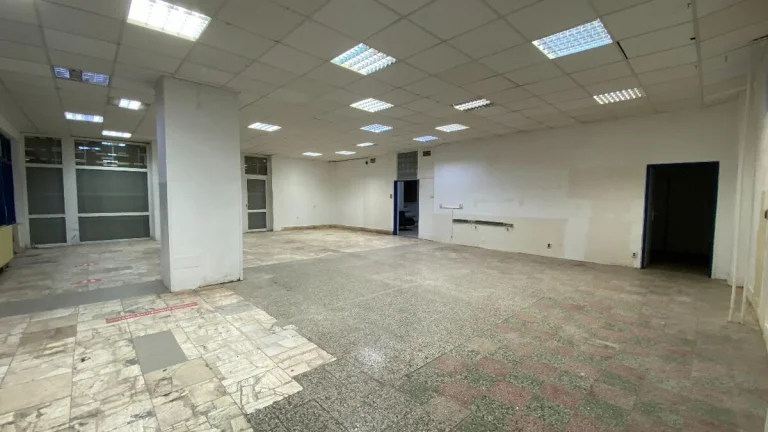 Obchodné priestory 230 m2 v OC na Furči