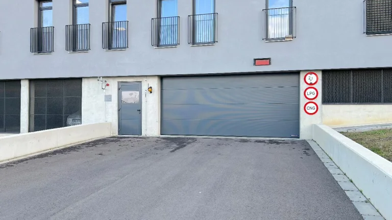 Pronájem garážového stání - Rezidence Kosmákova, Znojmo