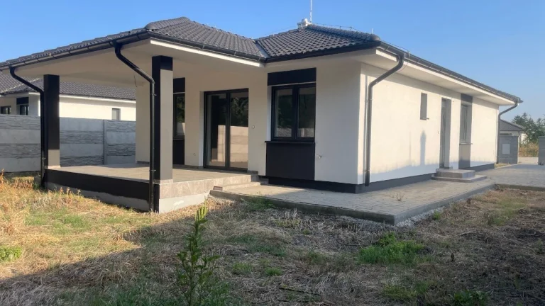 Rodinný dom v Lehniciach, časť Sása