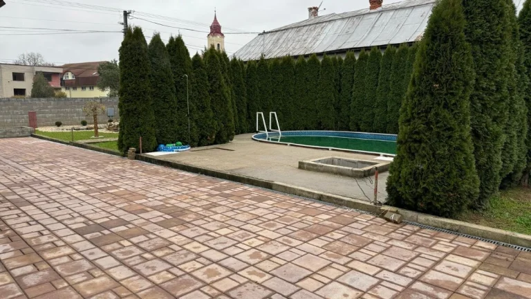 Na predaj priestranný rodinný dom v obci Drahňov