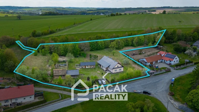 Prodej rodinného domu s nádherným pozemkem o výměře 7.527m2