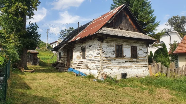 Starší dom s veľkým pozemkom