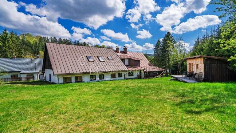 Dvojchalupa v Horní Rokytnici u lanovky na Lysou horu