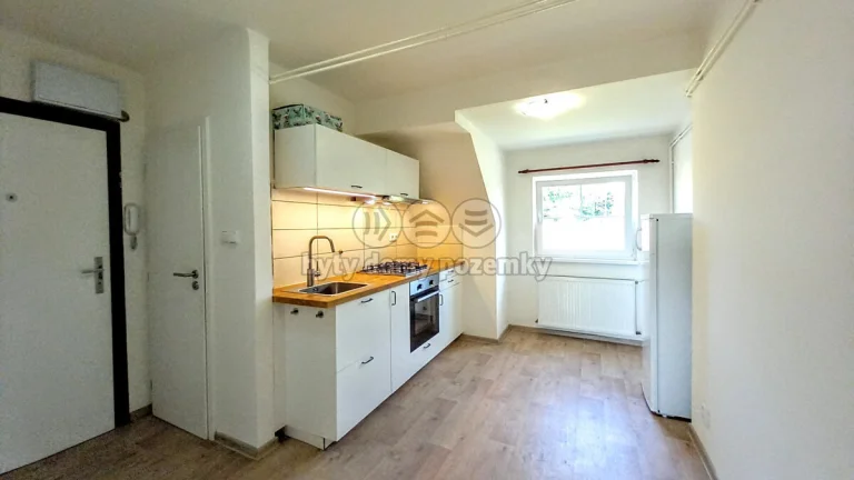 Pronájem bytu 2+1, 51 m², Teplá, ul. Školní