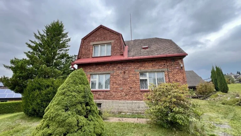 Prodej rodinného domu 5+1 140 m², pozemek 2201 m², Červený K