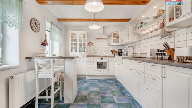 Prodej chalupy 7+1 s garáží, 460 m², Roprachtice