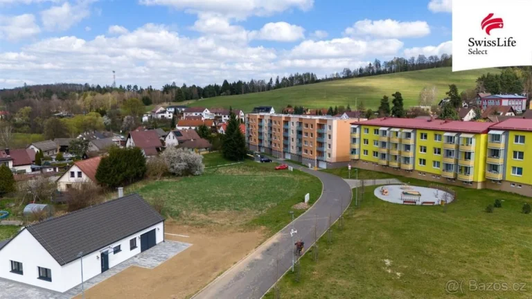 Prodej stavebního pozemku 747 m2, Kostelec