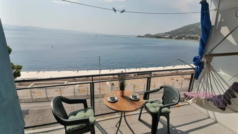 ☀Omiš(HR)-Kompletne zariadený 3 izbový apartmán, 20m od mora