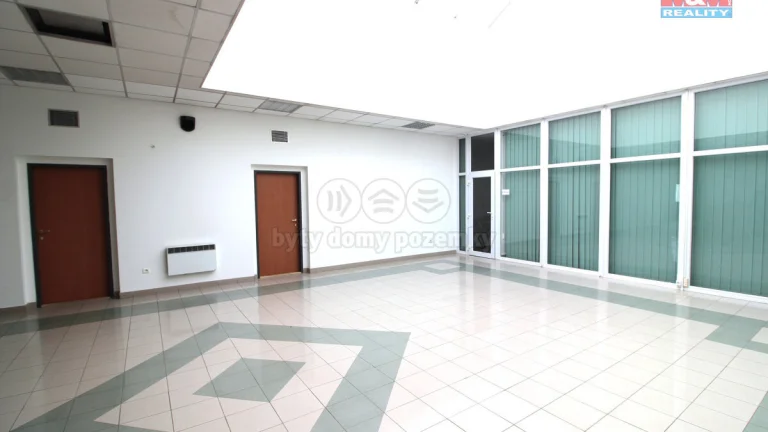 Pronájem kancelářského prostoru,560m², Praha 10