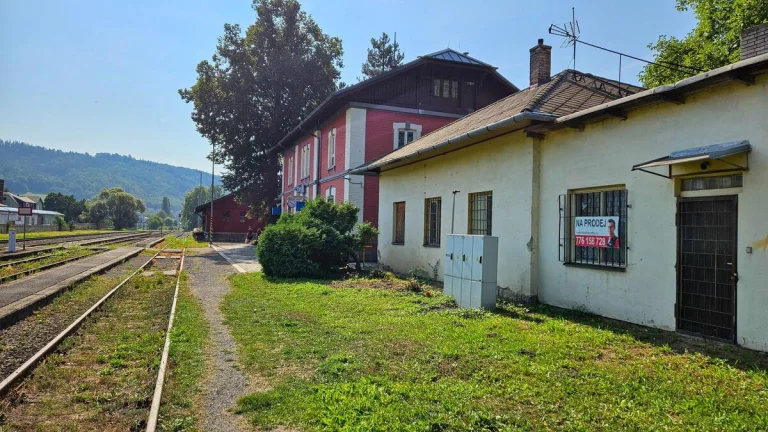 (N332) Komerční nemovitost na nádraží v Odrách
