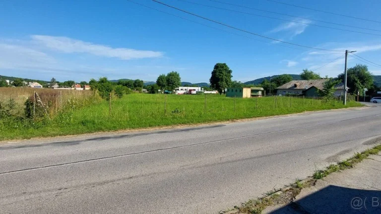 Stavebný pozemok na predaj , obec Bystré