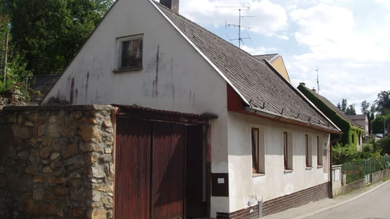 PRODEJ ROD. DOMU S GARÁŽÍ- 48m2,v JINDŘICH.HRADCI