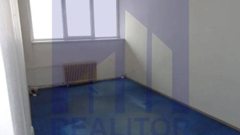 Prenájom - kancelársky priestor 37 m2 Banská Bystrica, Radv