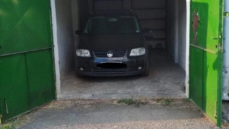 Predám garáž na Malinovského.