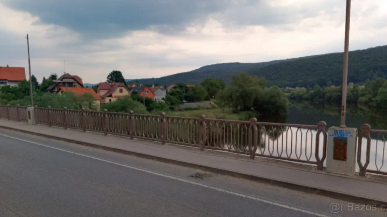 Pozemek u Berounky Lety u Dobřichovic