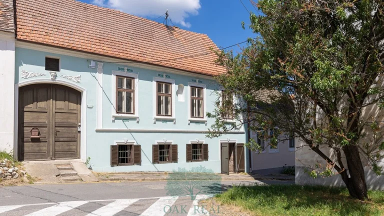 Prodej historické usedlosti, o velikosti 200 m2, na pozemku