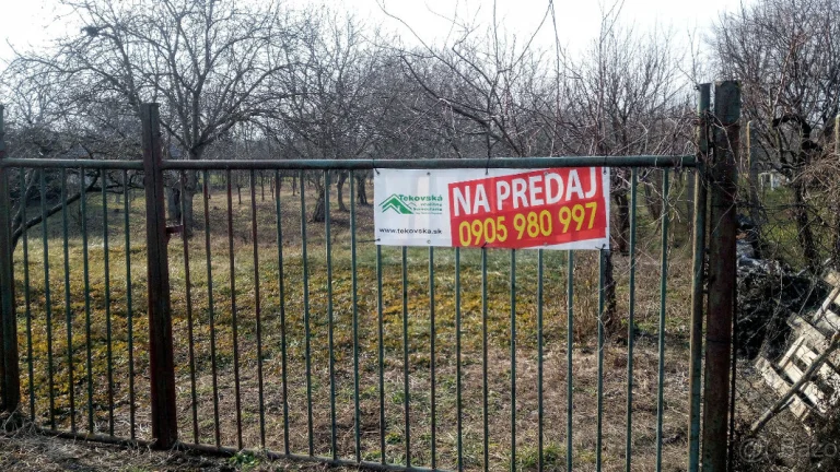 ZNÍŽENÁ CENA - Pozemok na výstavbu rod. domov