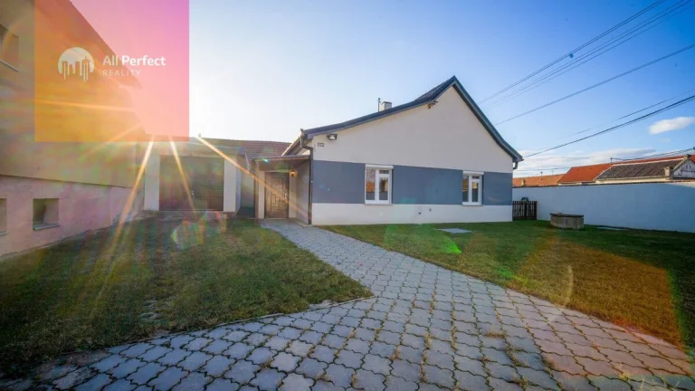 Na predaj rodinný dom s garážou a ideálnym pozemkom