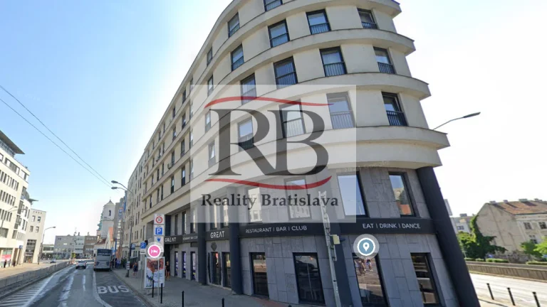 Moderné administratívne priestory s výhľadom na Prezidentský