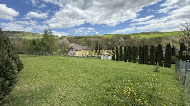 Pozemok pre rodinný dom 800 - 1000 m2, Radvanovce