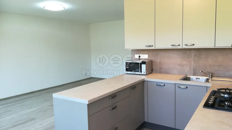 Pronájem bytu 3+1, 74 m², Neratovice, ul. Dr. E. Beneše