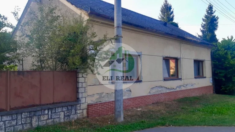 Na predaj dvojgeneračný rodinný dom v Medzeve