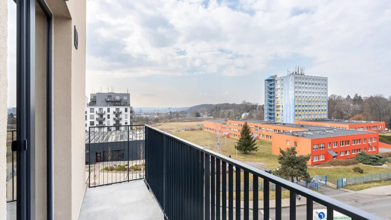 Pronájem bytu 2+kk, Za černým mostem, Kyje, 22000 Kč/měs, 37
