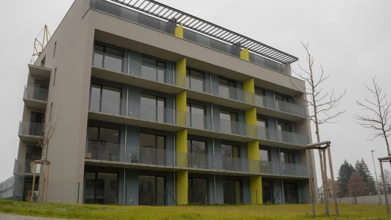 Pronájem bytu 2+kk s předzahrádkou, 45 m2 - Chrudim