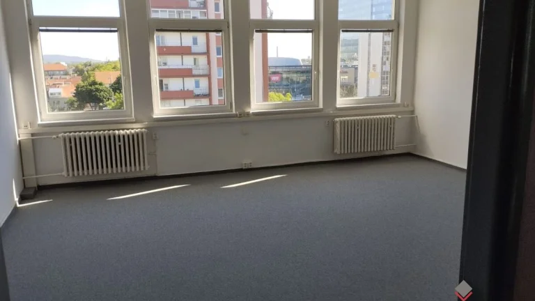 Kancelársky celok 180m2, Za kasárňou, Nové Mesto