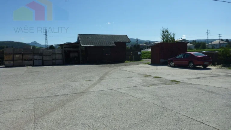 Na prenájom oplotená, spevnená plocha ILAVA - 2000 m2, priem