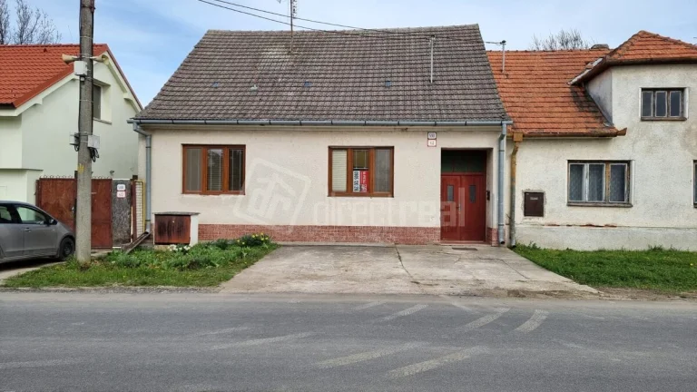 Rodinný dom so 4-mi nepriechodnými izbami