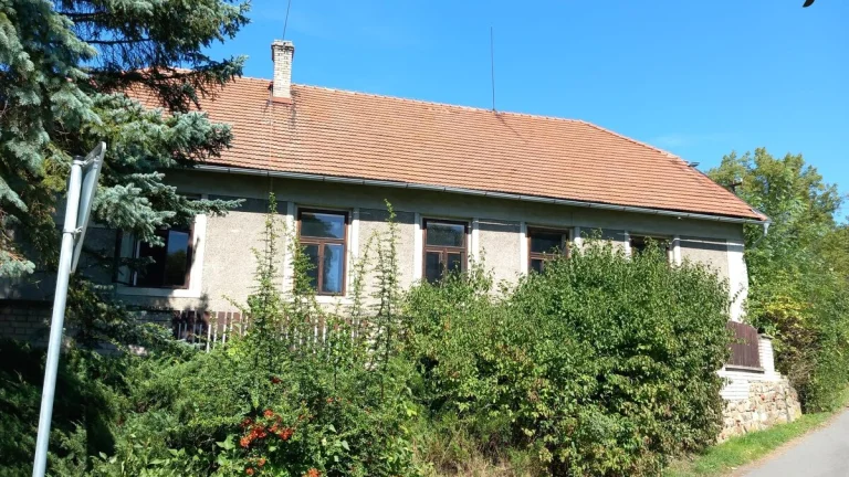 Všeradice. Prodej rodinného domu 188,8 m2 + příslušenství
