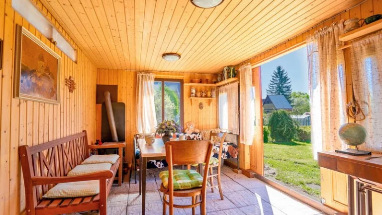 Zděná chata s dřevěnou přístavbou, terasou, Trutnov - Dolní