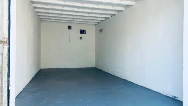 Cihlová garáž o velikosti 20 m²