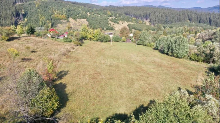 Predaj jedinečného pozemku 836 m2 s IS na parcele v Makove