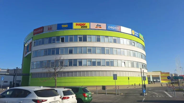 Reb.sk Obchodné, kancelárske priestory a foodcourt na prenáj