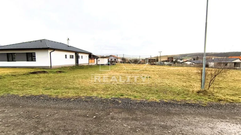 Stavebný pozemok Záhradné, Prešov 10 min., 827 m2