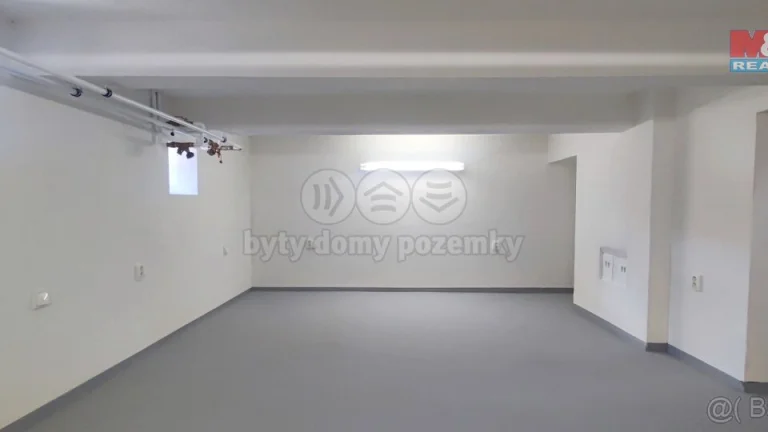 Pronájem skladu, 23 m², Hradec Králové, ul. Dobrovského