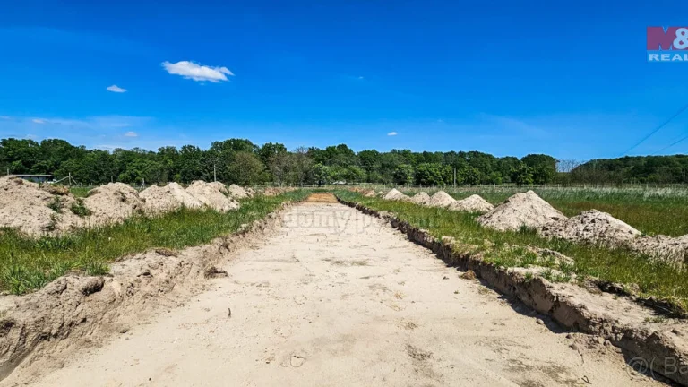 Prodej pozemku k bydlení, 741 m², Valy