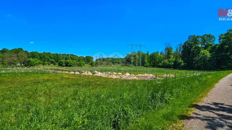 Prodej pozemku k bydlení, 718 m², Valy