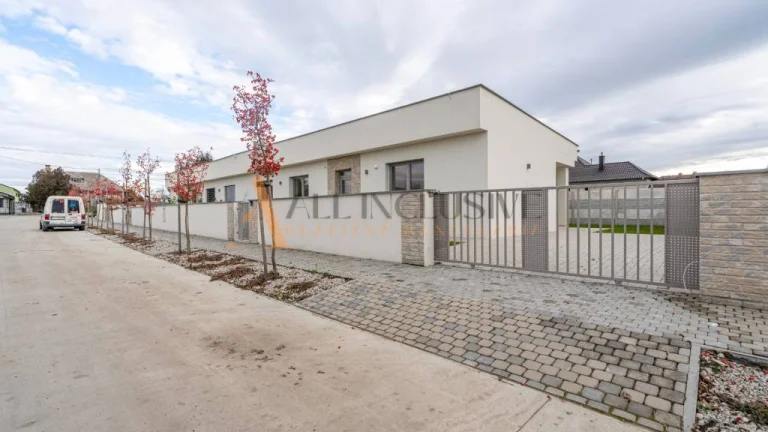 ALL INCLUSIVE l NA PREDAJ 4 IZBOVÝ MODERNÝ RODINNÝ DOM, JELK
