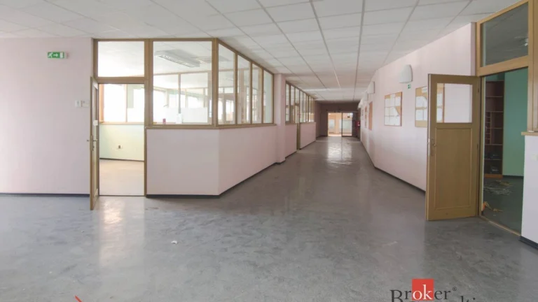 Na predaj: Komerčný objekt - Kancelárske a skladové priestor