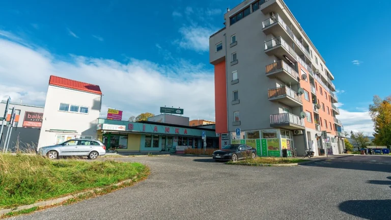 Na predaj parkovacie miesto na ul. Zlatovská v Trenčíne.