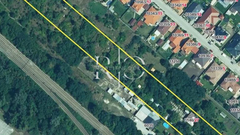 Na predaj budova + pozemky - Nové Zámky