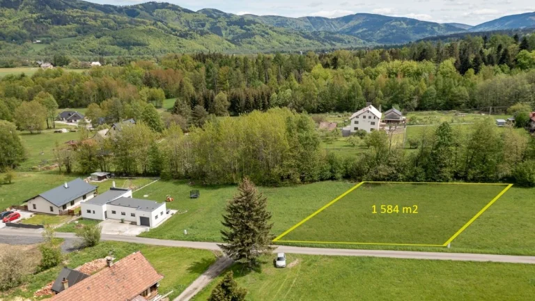 Prodej stavebního pozemku 1584 m² Raškovice - Husinec