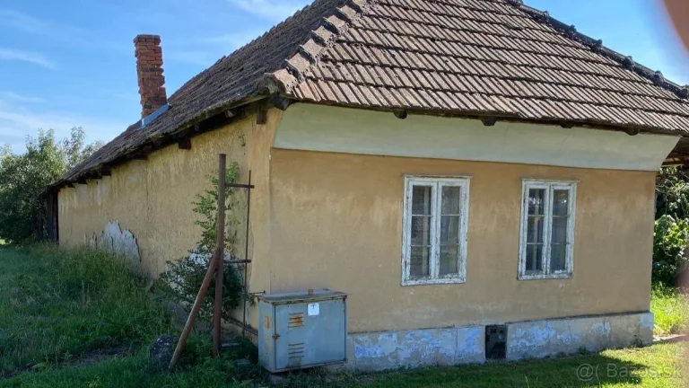 Rodinný dom s veľkým pozemkom 1356 m² v Malom Záluží