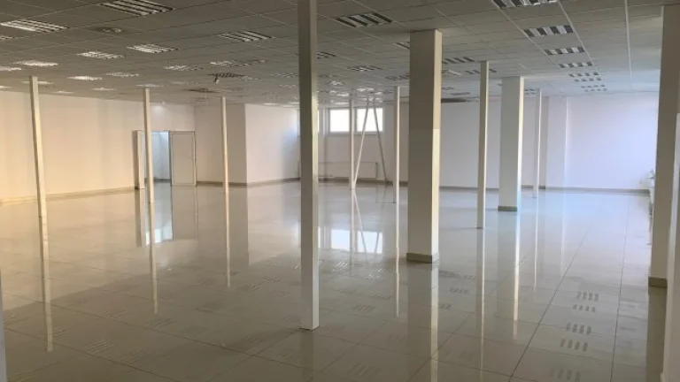 Obchodné priestory - 390 m2, vo frekventovanom OC na Furči